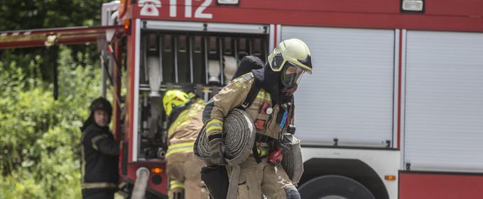 Na mestu požara je ostala gasilska straža. | Foto: Matej Leskovšek