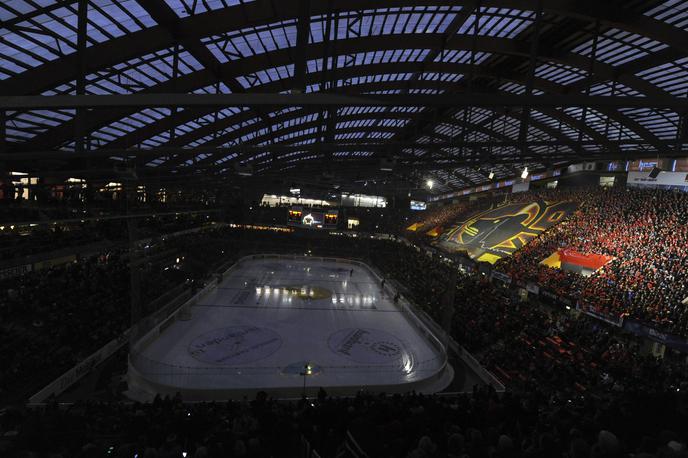 Bern | Tekme najbolj obiskanega evropskega hokejskega kolektiva Berna si je v PostFinance Areni v rednem delu ogledalo v povprečju 14.750 gledalcev. Bern ima že 22. leto zapored na svojih tekmah največ gledalcev. | Foto Guliverimage