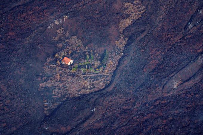 Vulkan Teide je za sabo pustil pravo razdejanje in uničil več sto hiš.  | Foto: Reuters