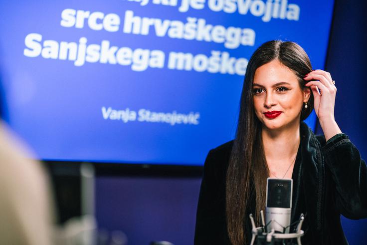 "Veliko ljudi misli, da matematika ni koristna v vsakdanjem življenju, a se z njimi ne strinjam," pravi Vanja, ki študira na fakulteti za matematiko in fiziko. | Foto: Jan Lukanović