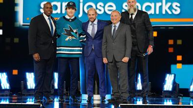 San Jose Sharks kot številko ena izbrali Macklina Celebrinija, Belorus Levšunov pisal zgodovino