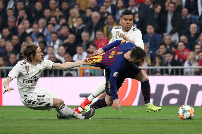 Luka Modrić, Lionel Messi | Lionel Messi in soigralci lahko Luko Modrića in druščino dokončno vržejo iz igre za naslov. | Foto Reuters