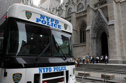 V newyorški katedrali aretirali moškega z bencinom in vžigalniki