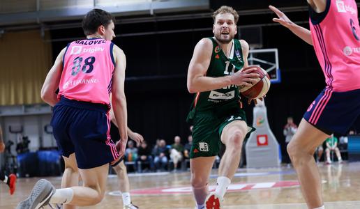 Olimpija za polfinale proti ekipi, ki ni izgubila že 13 tekem
