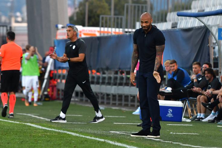 Največ medijskega pompa je kot selektor mlade reprezentance doživel na tekmi v Kopru s Francijo, ki jo je vodil znameniti Thierry Henry, nekdanji velikan francoskega in svetovnega nogometa. | Foto: Guliverimage