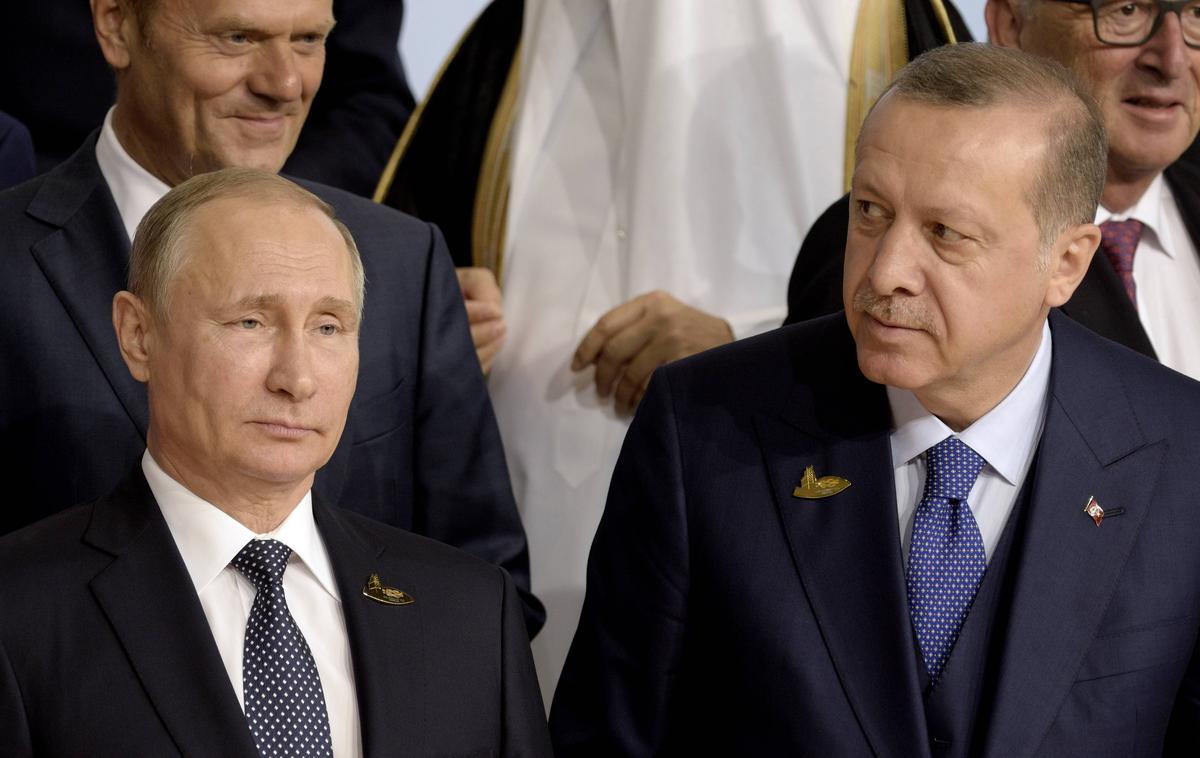 Putin, Erdogan | Erdogan si je večkrat prizadeval tudi, da bi Putina in Zelenskega pripeljal v Turčijo na mirovni vrh in ju spravil za pogajalsko mizo, čeprav pri tem za zdaj ni bil uspešen. | Foto Guliver Image
