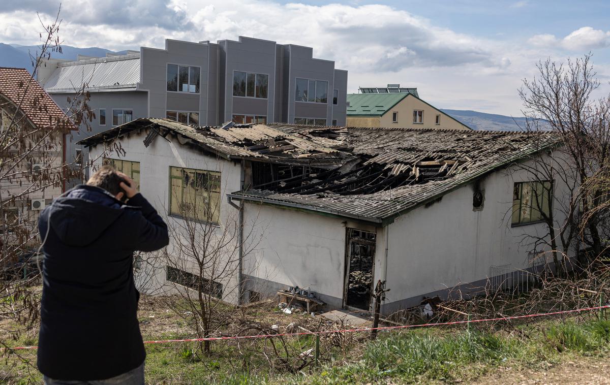 Kočani, diskoteka Pulse, Severna Makedonija | V Severni Makedoniji od ponedeljka velja sedemdnevno žalovanje. Enodnevno žalovanje pa danes velja v Srbiji, BiH in Bolgariji. V Črni gori je veljalo v ponedeljek. | Foto Reuters