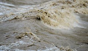 Vremenoslovci ob obilnih padavinah ne izključujejo poplavljanja rek