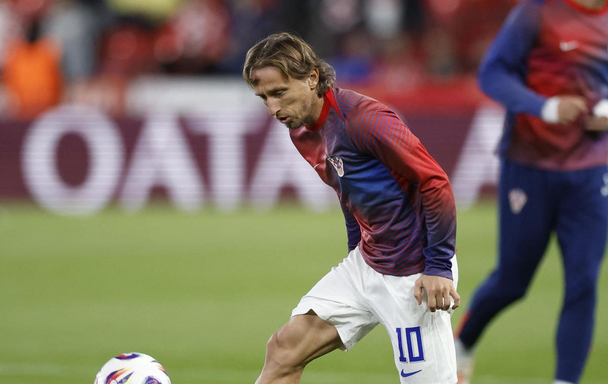 Luka Modrić | Luko Modrića in Hrvaško čaka obračun z Gibraltarjem. | Foto Reuters