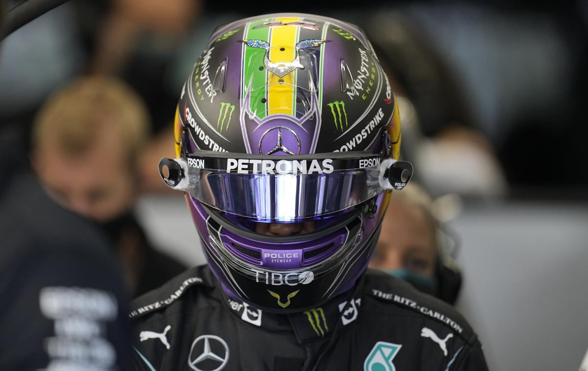 Lewis Hamilton | Lewis hamilton je danes dobil še kazen zaradi nepravilne uporabe sistema DRS oziroma zadnjega krilca med petkovimi kvalifikacijami. | Foto Guliverimage