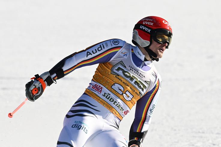 Fabian Gratz je s prvim časom druge vožnje z 29. mesta skočil na končno peto mesto.  | Foto: Reuters