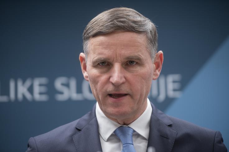 "S tem se bo reševal problem kadrovske problematike v zaporih in zagotovilo ustrezno število zaposlenih pri projektu probacije," je pojasnil Bertoncelj. | Foto: STA ,