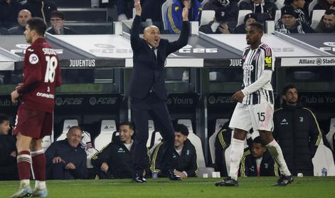 Juventus zgolj do točke na mestnem derbiju, Milan lahko skoči na vrh