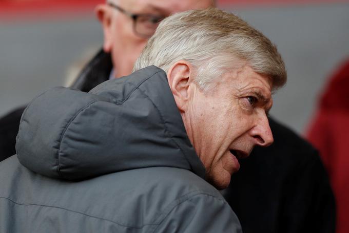 Arsene Wenger je doživel novo hladno prho na klopi Arsenala. | Foto: Reuters