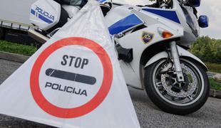 Policija išče očividce dveh nesreč, v katerih je bilo skupaj vpletenih sedem vozil