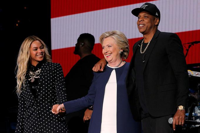 Demokratsko predsedniško kandidatko Hillary Clinton so podprli tudi nekateri znani ameriški zvezdniki. Nazadnje sta se ji na odru pridružila tudi Beyonce in Jay Z.  | Foto: Reuters