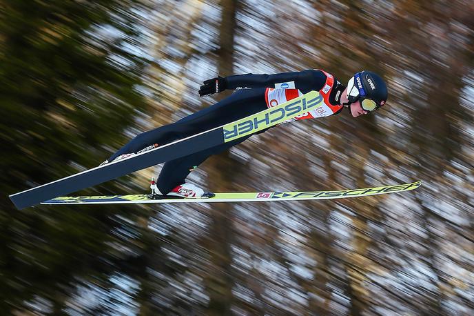 THOMAS AASEN MARKENG | Mladinski svetovni prvak je na prvem treningu padel prek zaščitne ograde, a se na srečo ni poškodoval. | Foto Sportida