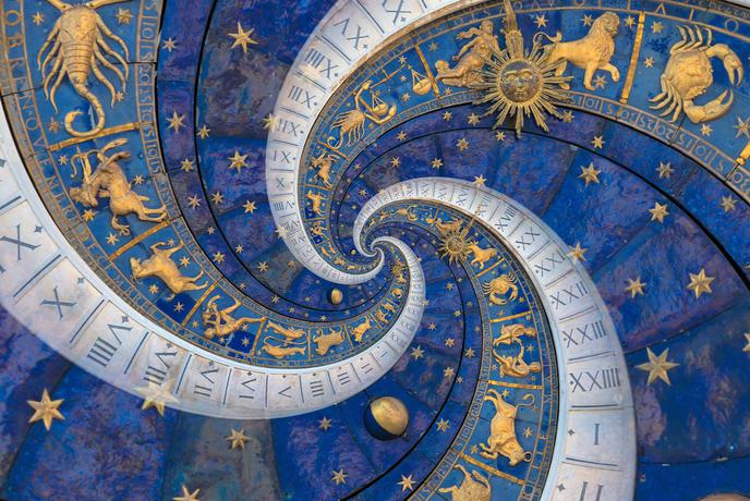 Mesečni horoskop za november 2026: bike čaka ljubezensko presenečenje, device pa spogledovanje in nova pustolovščina