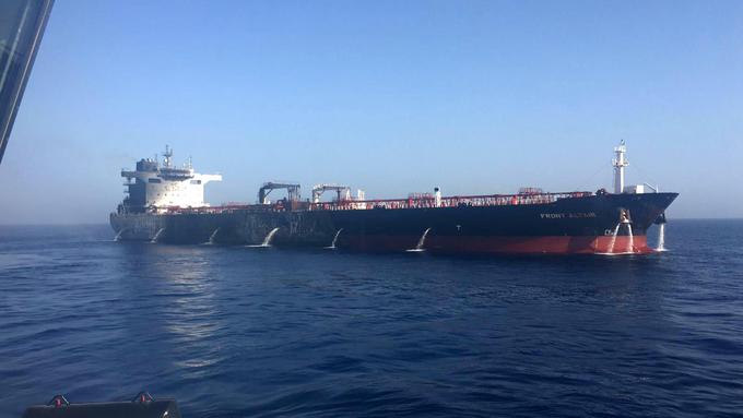 Incident z britanskim tankerjem se je zgodil le nekaj ur po tistem, ko je gibraltarsko vrhovno sodišče odločilo, da mora iranski supertanker Grace 1 v Gibraltarju ostati še 30 dni. | Foto: Reuters