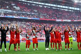 Bayern po spodrsljaju Bayerja odprl šampanjec