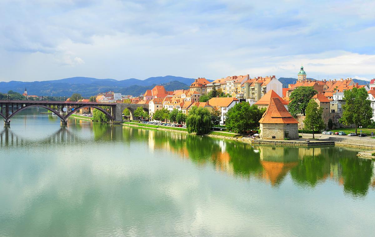 Maribor mesto | V Mariboru je bila srednja vrednost poslov s stanovanji v drugem letošnjem četrtletju 2.064 evrov za kvadratni meter. V istem obdobju je isti kazalnik v Ljubljani znašal dvakrat več oziroma 3.933 evrov za kvadratni meter. (Vir: Arvio)  | Foto Getty Images