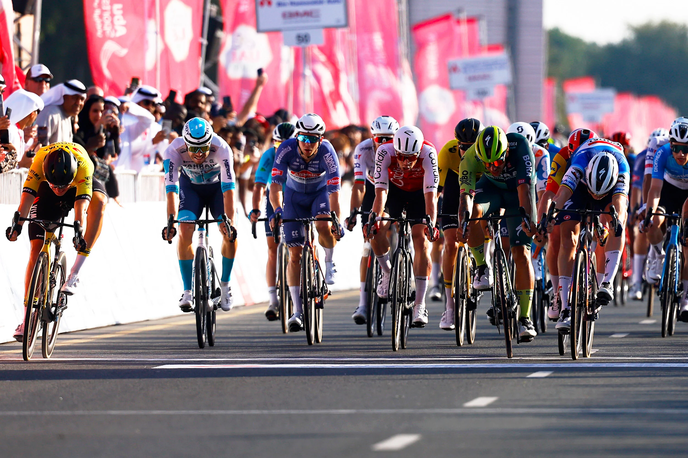 Olav Kooij | Nizozemski kolesar Olav Kooij (Visma-Lease a Bike) je zmagovalec pete etape dirke po Združenih arabskih emiratih. | Foto UAE Tour