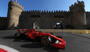 Ferrarija v Bakuju pokazala mišice, prireditelji so v slabi formi #video