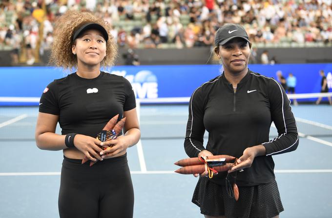 Serena Williams sočustvuje z mlado Japonko. | Foto: Reuters