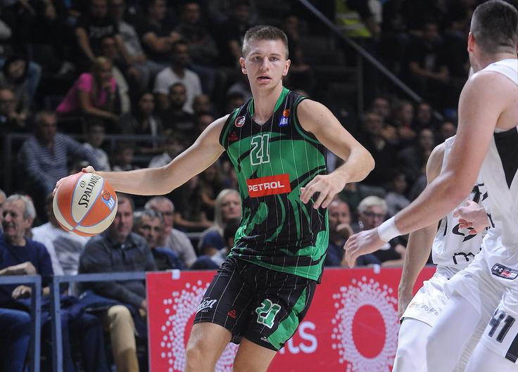 "V času, ko ni sezone, tečem kar veliko. Tekaško želim biti čim bolj pripravljen, da vstopim v novo sezono čim bolj zdrav." | Foto: Sportida