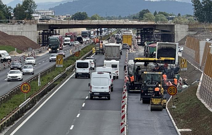 Še vsaj en mesec gneče proti Ljubljani, prihajajo dnevi s prometnimi infarkti