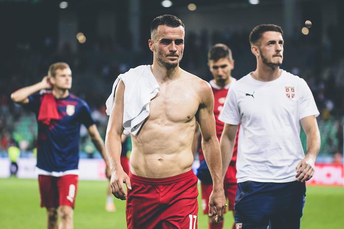 Srbski nogometaši po tem, ko so v drugem polčasu zapravili prednost dveh zadetkov, niso skrivali razočaranja. | Foto: Grega Valančič/Sportida