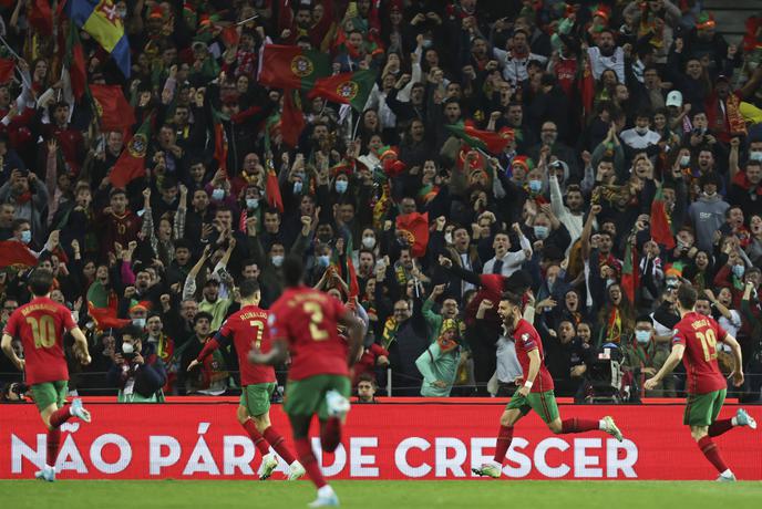 Portugalci končali makedonsko pravljico, Poljakom uspelo maščevanje