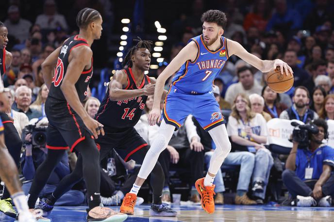 Oklahoma City Thunder, Chet Holmgren | Chet Holmgren si je 10. novembra lani poškodoval kolk, zdaj pa se je vrnil na parket in s soigralci slavil zmago. | Foto Reuters