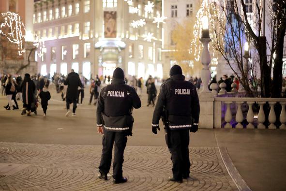 V sindikatih drugega stebra se bodo o podpisu kolektivnih pogodb odločali še vse do petka