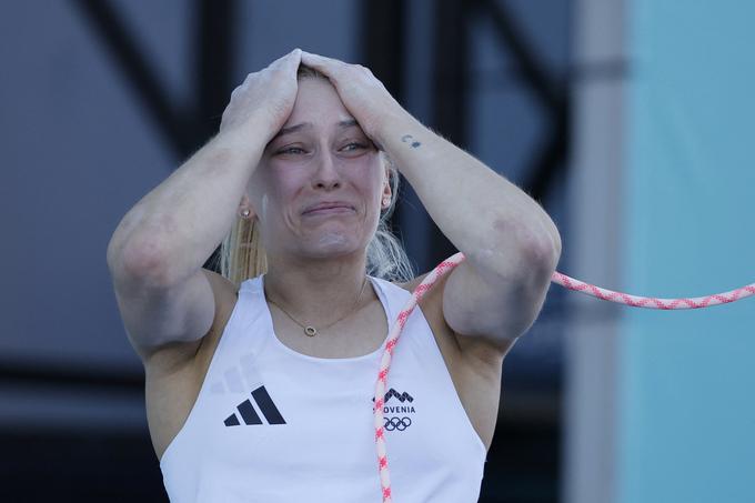 Janja Garnbret nadaljuje prevlado v športnem plezanju. | Foto: Reuters