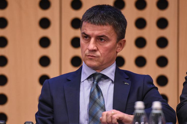 "Naj s športom praznuje cela Slovenija!" sporoča mag. Janez Sodržnik. | Foto: STA ,