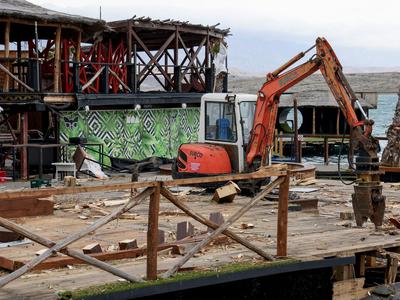Na plaži Zrće rušijo priljubljeni nočni klub Noa #video #foto