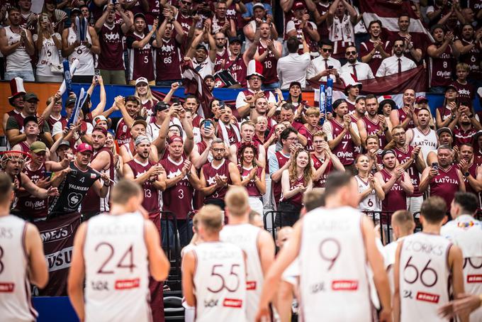 Latvijski navijači so videli visoko zmago svojih košarkarjev. | Foto: FIBA