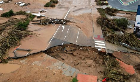 Kako so poplave poškodovale dirkališče v Valencii #video