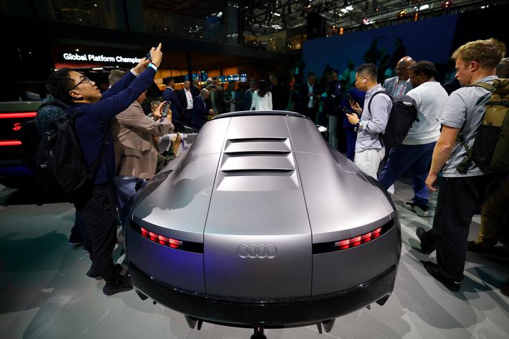 Nov Audijev koncept športnega avtomobila prihodnosti. | Foto: Reuters