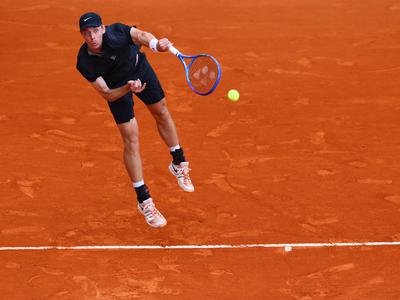 Kanadčanu po hudem boju velik skalp