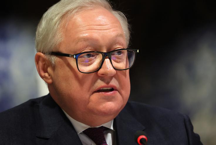 Sergej Rjabkov Za zastoj mirovnih prizadevanj je Rjabkov okrivil Evropo in jo obtožil, da želi "voditi vojno do zadnjega Ukrajinca". | Foto: Reuters