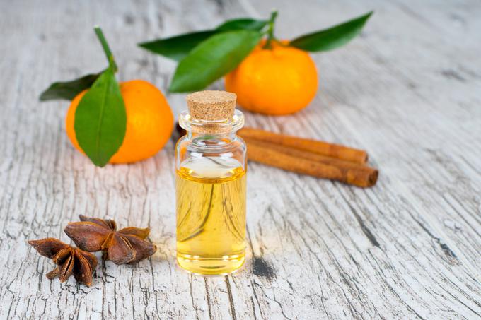 V boju proti bacilom so dobrodošla eterična olja citrusov, evkalipta, zelene mete, cimeta in klinčkov. | Foto: Thinkstock