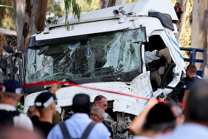 Izrael, avtobus, napad, postaja | Napadalca je izraelska policija ustrelila.  | Foto Reuters