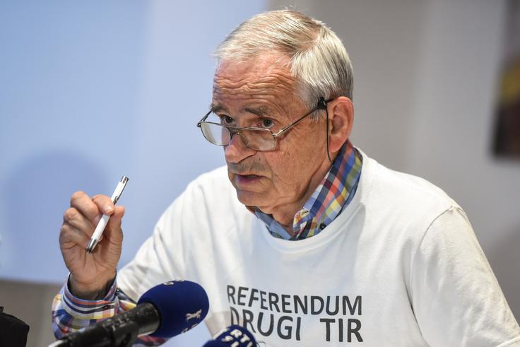 "Pričakujem, da bo evropsko sodišče dalo lekcijo sedmim sodnikom," je poudaril Vili Kovačič. | Foto: STA ,