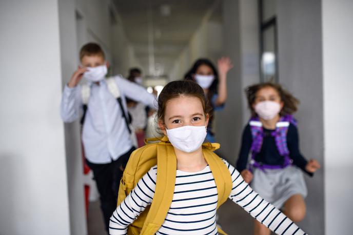 Maska šola | Poziv ravnateljev za šole brez zaščitnih mask podpira več kot polovica vprašanih, je pokazala anketa Mediane. | Foto Getty Images
