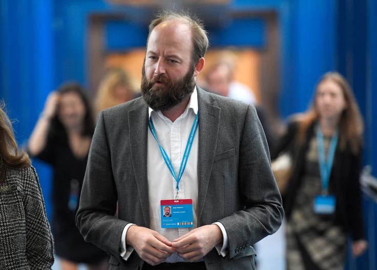Svetovalec Mayeve Nick Timothy je postal grešni kozel junijskega volilnega neuspeha konservativcev. Sam še vedno misli, da je tako imenovani davek na demenco, ki je prvi načel javnomnenjsko podporo konservativcev, pravilen ukrep, saj ni pravično, da mladi preveč prispevajo za oskrbo starostnikov. | Foto: Reuters
