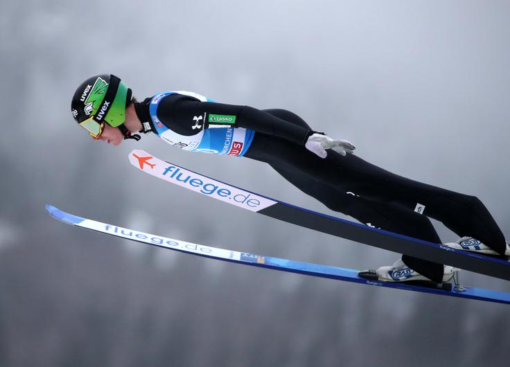 "Tehnika Timija je v fazi leta dobra. Zelo močan je. Drugi strokovnjaki iz tujine ga občudujejo, zlasti njegovo postavitev smuči v zraku. V tem je zelo močan." | Foto: Reuters