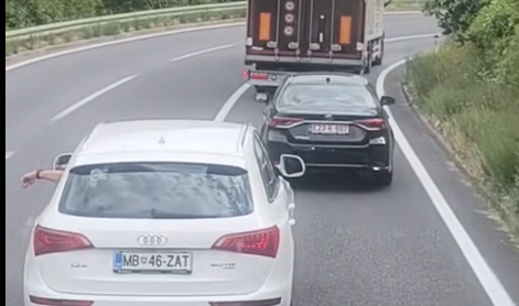 Slovenec na Hrvaškem čez polno črto: "Glej 'seljaka' z audijem" #video