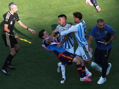 Fifa zaradi argentinskih vložkov po finalu sprožila preiskavo